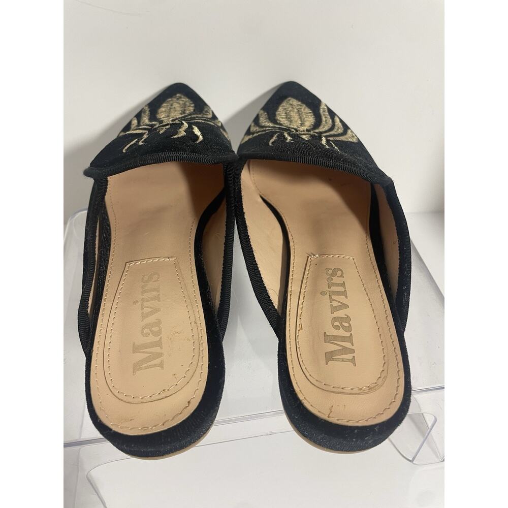 Mavirs Black Velvety w/ Gold Embroidery Slide Ons Size 8 NWOT - Picture 3 of 10